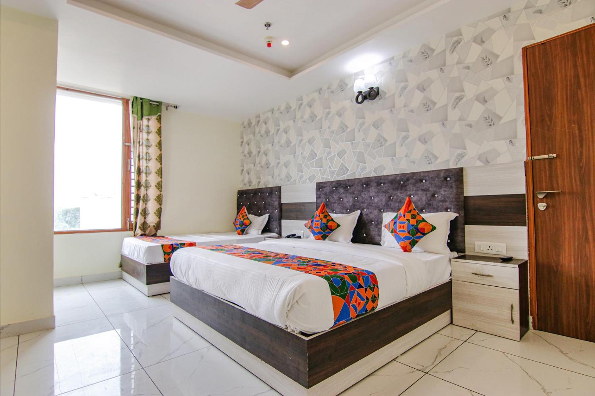 Fabhotel Meridian Inn Mohali Extérieur photo