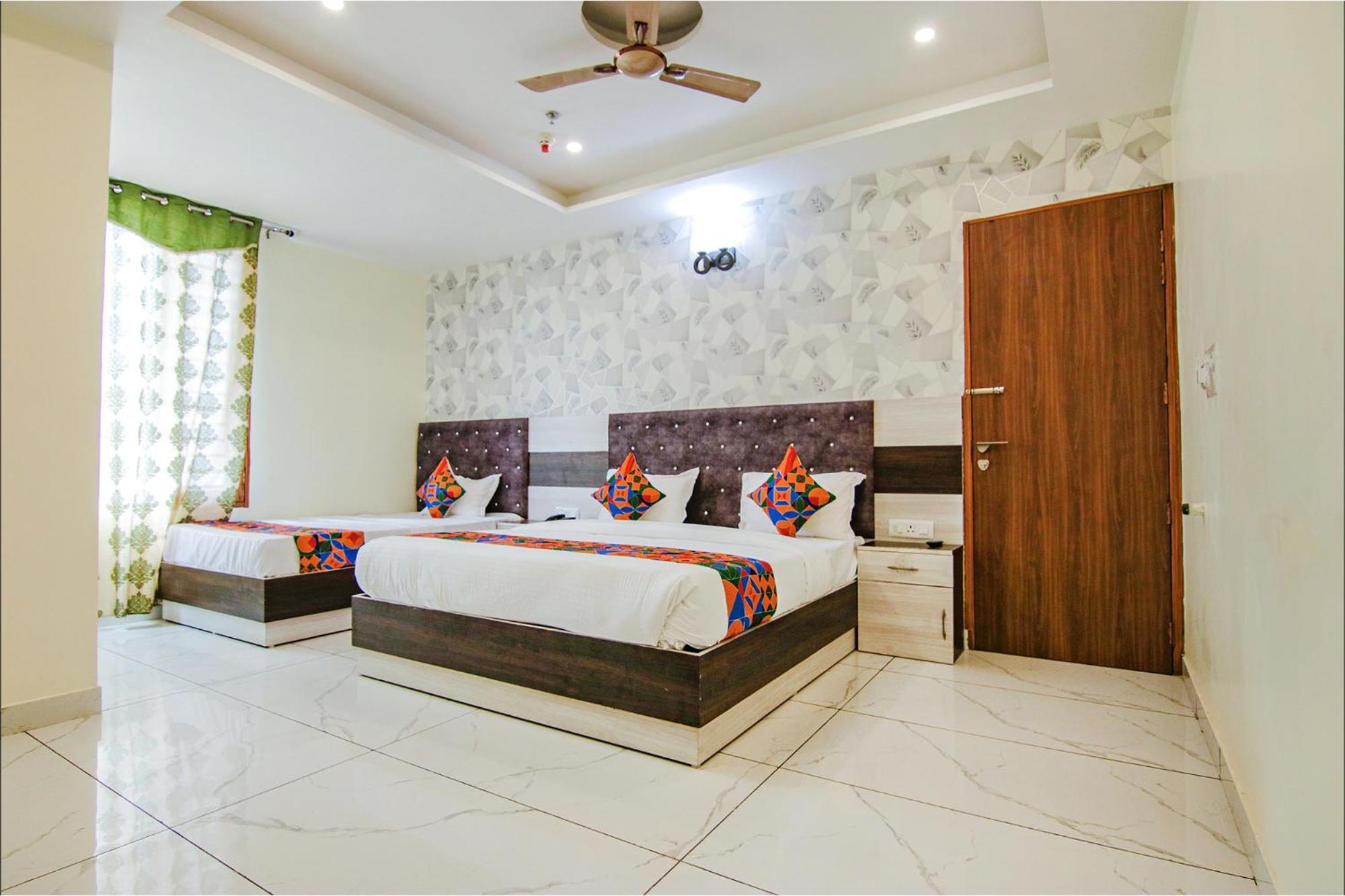 Fabhotel Meridian Inn Mohali Extérieur photo