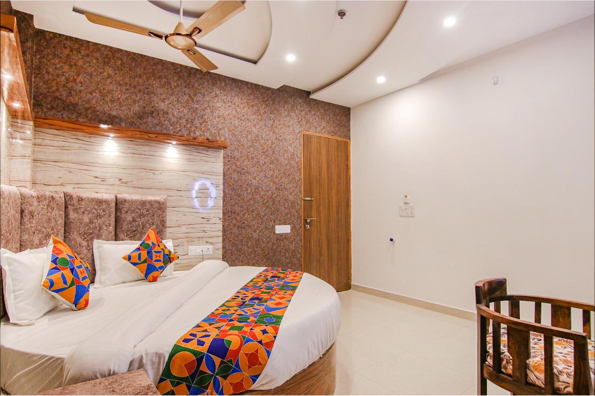 Fabhotel Meridian Inn Mohali Extérieur photo